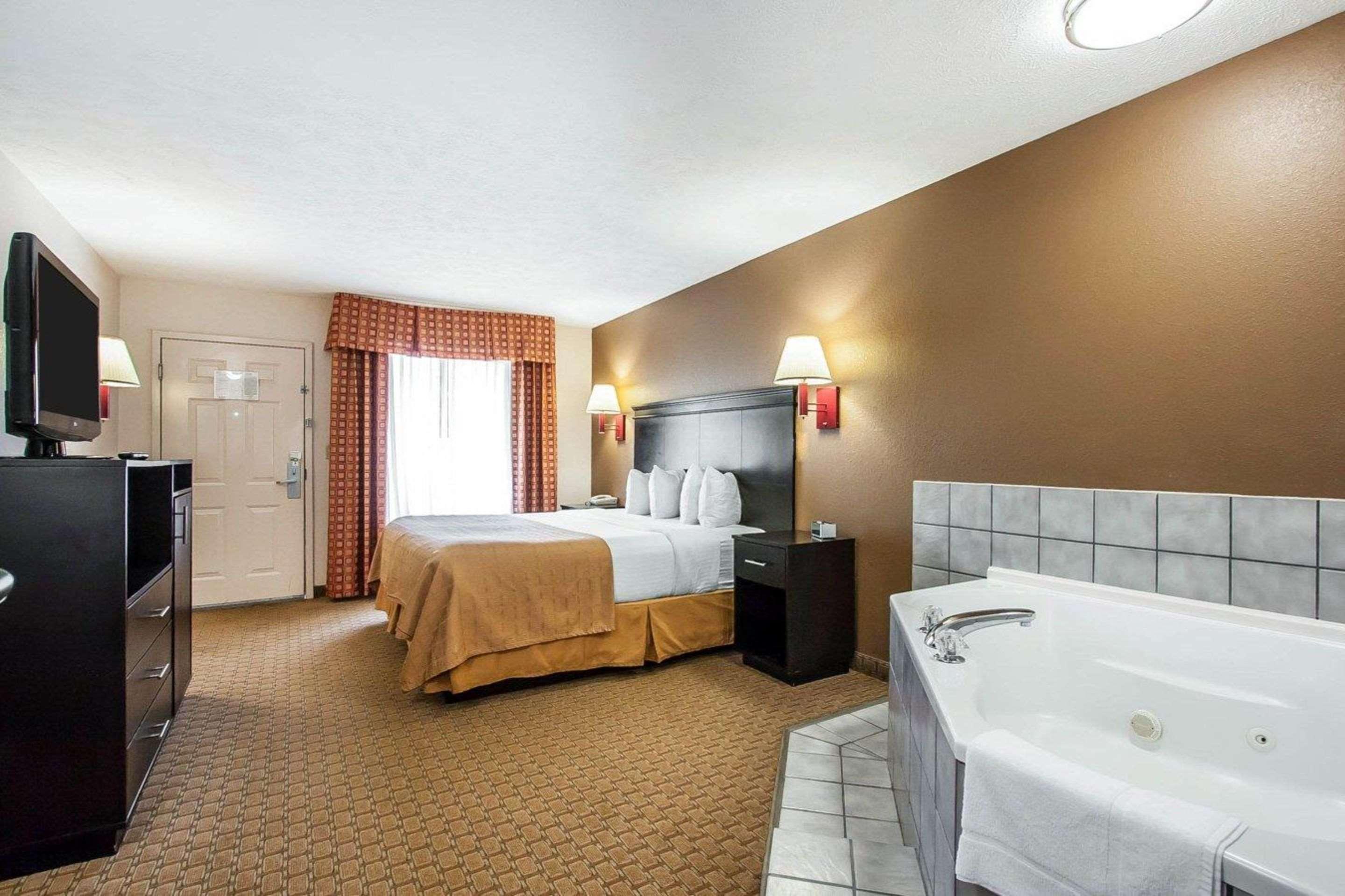 Quality Inn Savannah South Kültér fotó